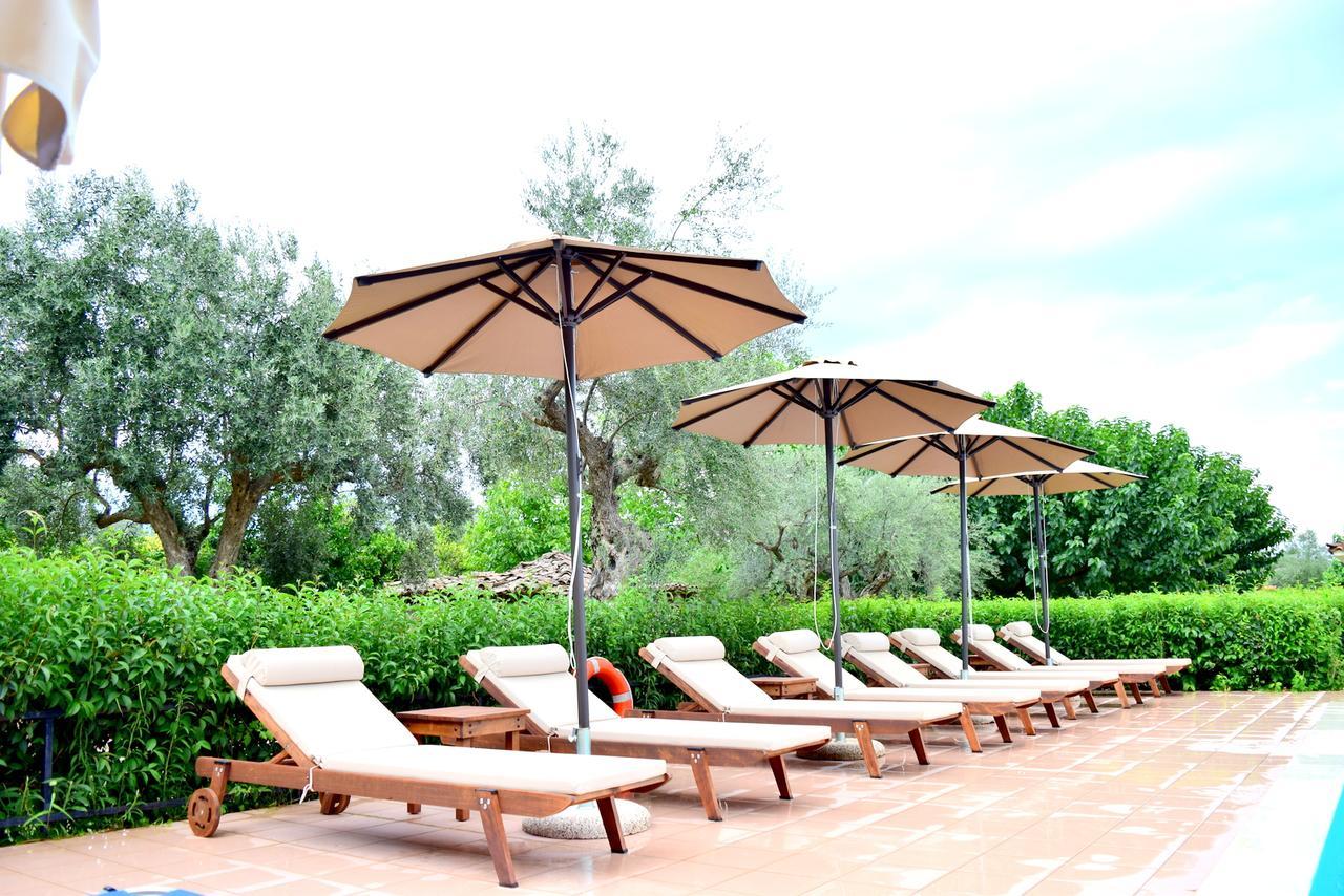 Camping & Bungalows Castle View Mystras Esterno foto