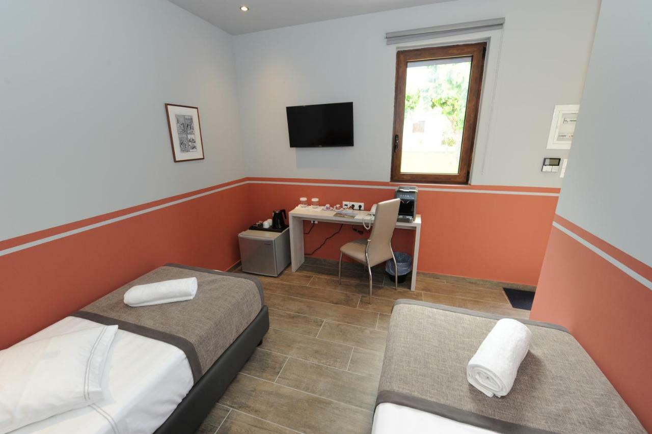 Camping & Bungalows Castle View Mystras Esterno foto